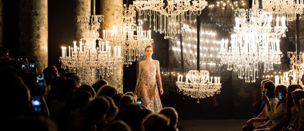 01-ELIE_SAAB_OBO_HAUTE_COUTURE_FW14_FASHION_SHOW_MODEL_SCENOGRAPHY