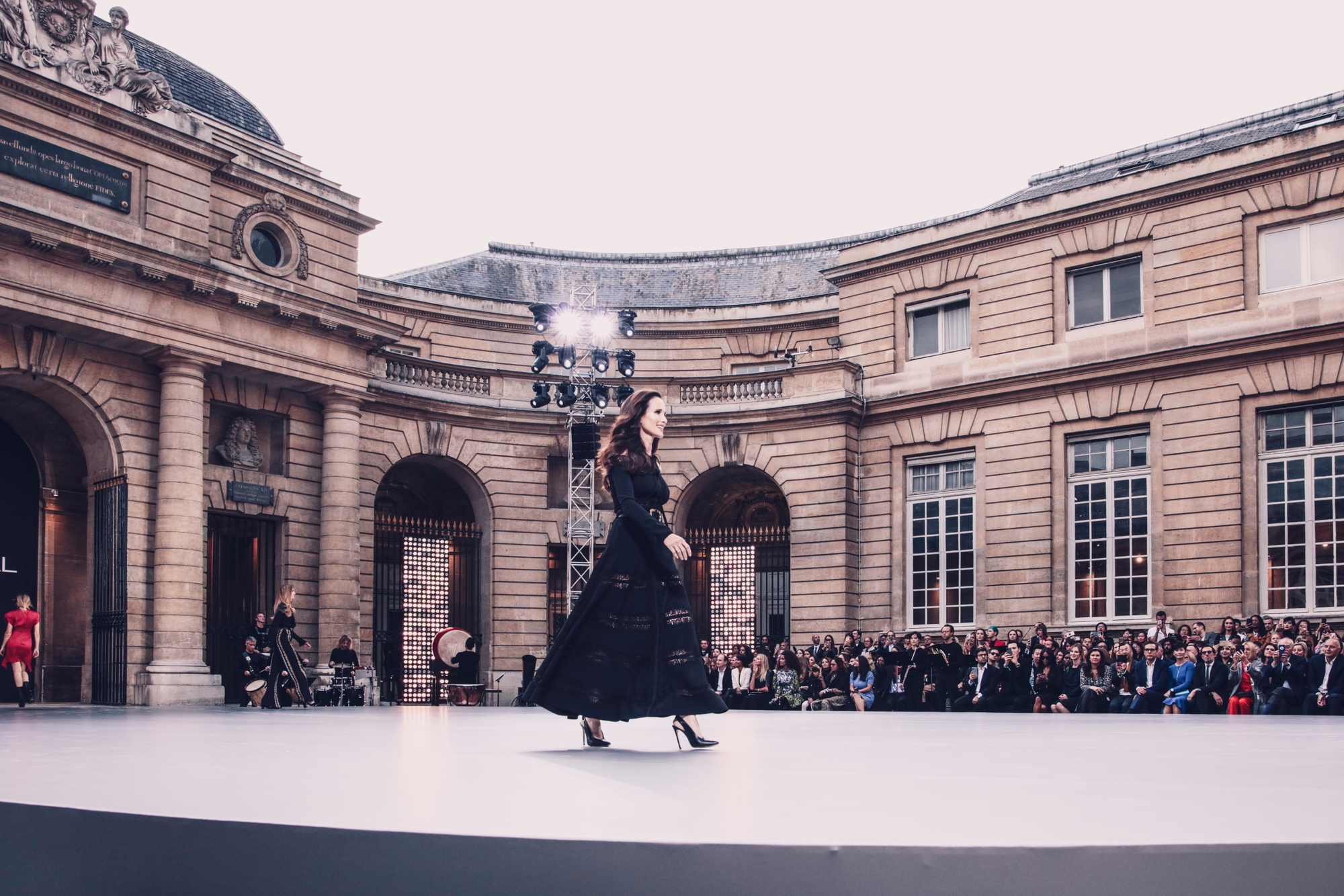 01_LOREAL_OBO_PARIS_SHOW_2019_ANDY_MACDOWELL_MATHIEU BAUMER - _MG_9721