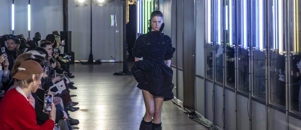 01_OBO_IFM_FASHION_SHOW_STUDENT_MODEL_DEFILE_MODE_STEPHANE_DEROUSSENT