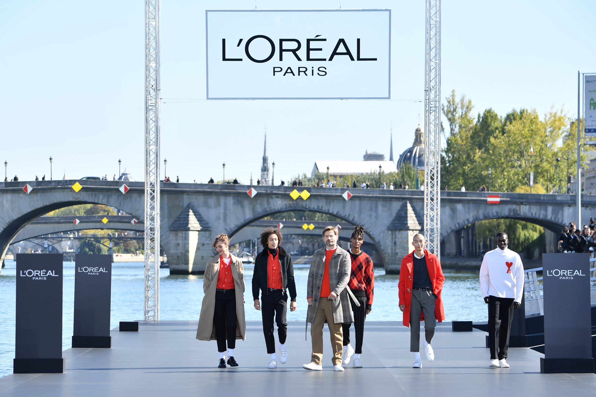 Le Defile L'Oreal Paris : Runway - Paris Fashion Week Womenswear Spring/Summer 2019