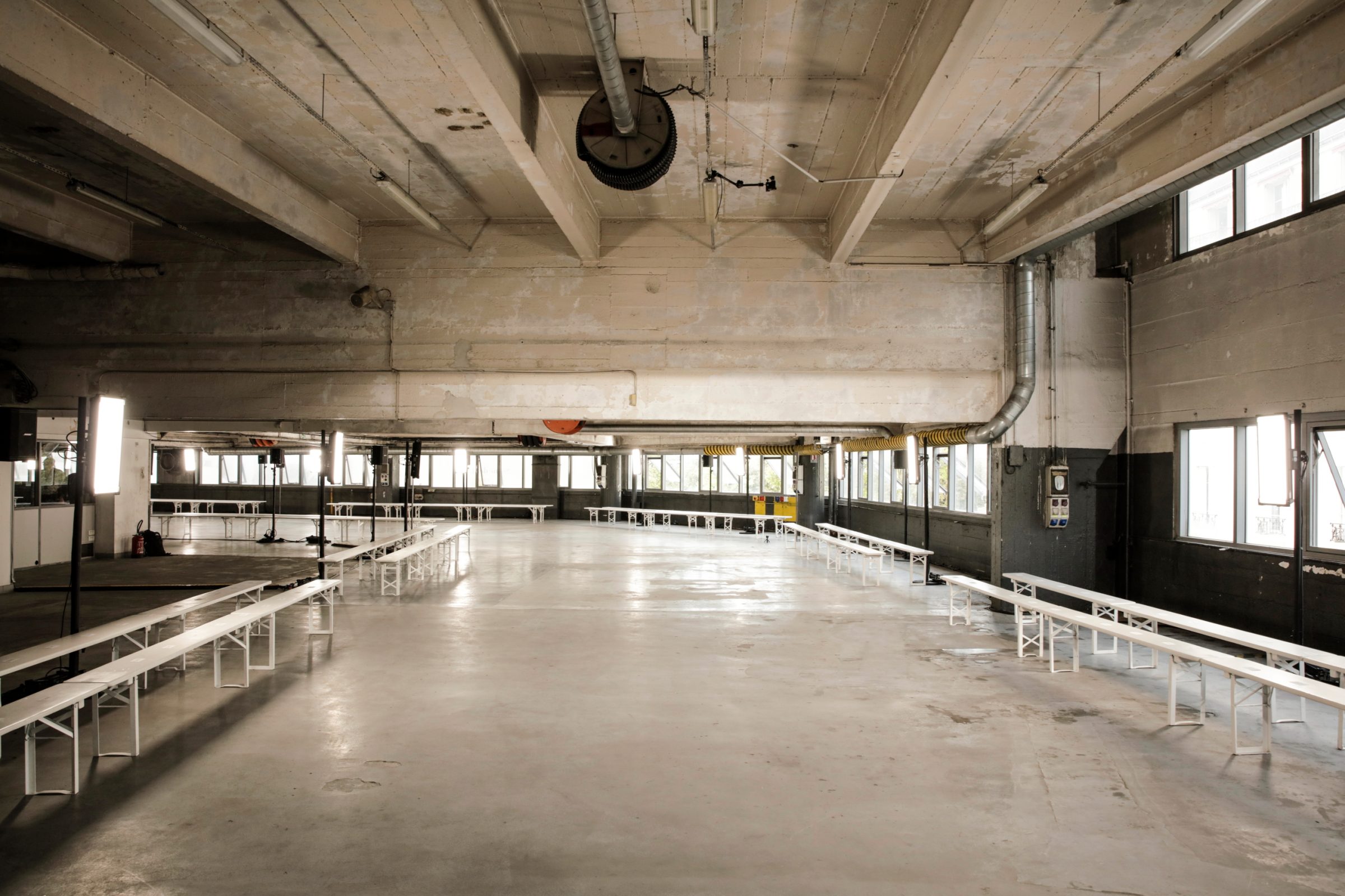 02-GERMANIER_OBO_SS24_fashion_show_scenography_defile_MODE_MATHIEU BAUMER_