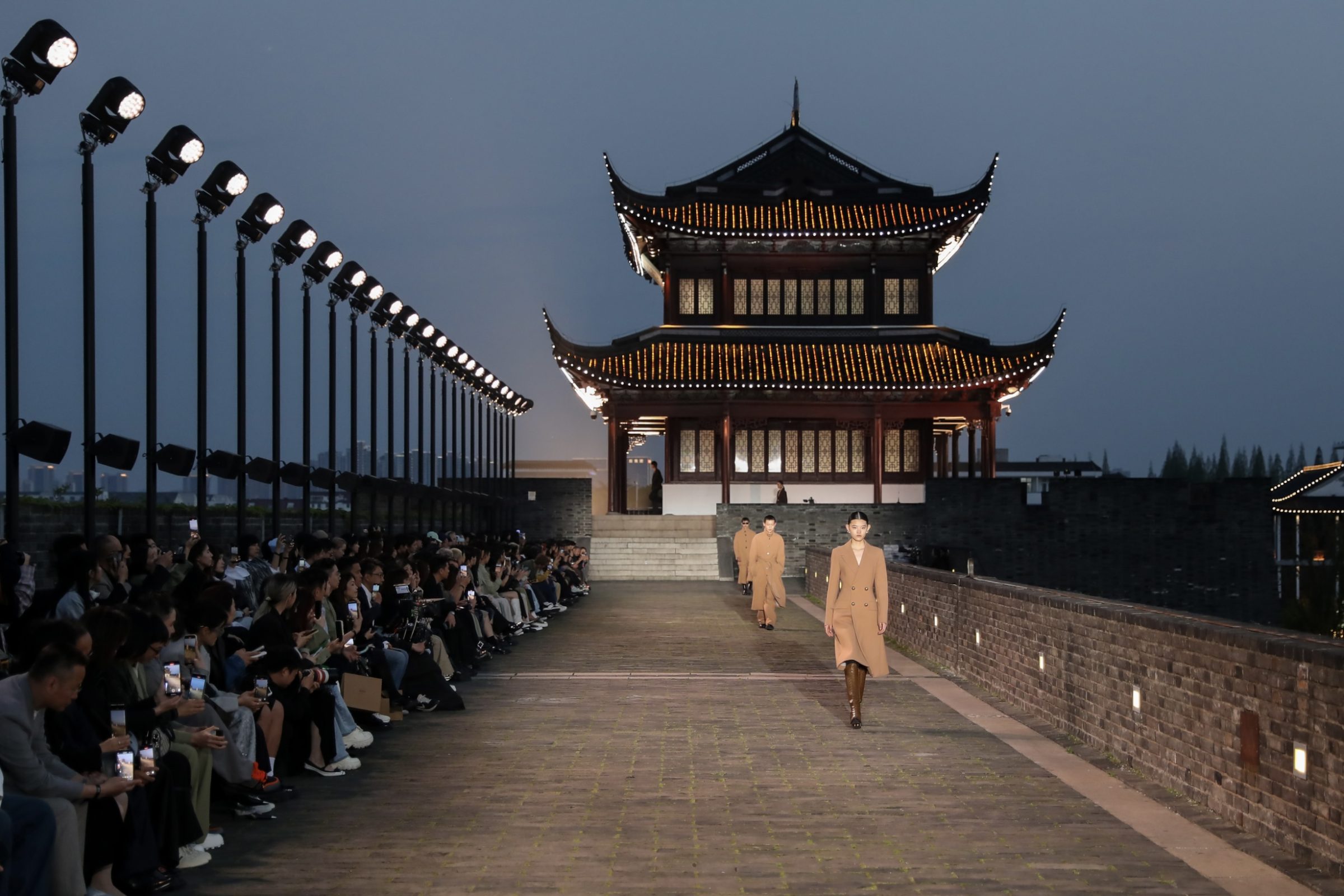 02_OBO_AMI_SUZHOU_CHINE_FASHION_SHOW_CATWALK_MODEL