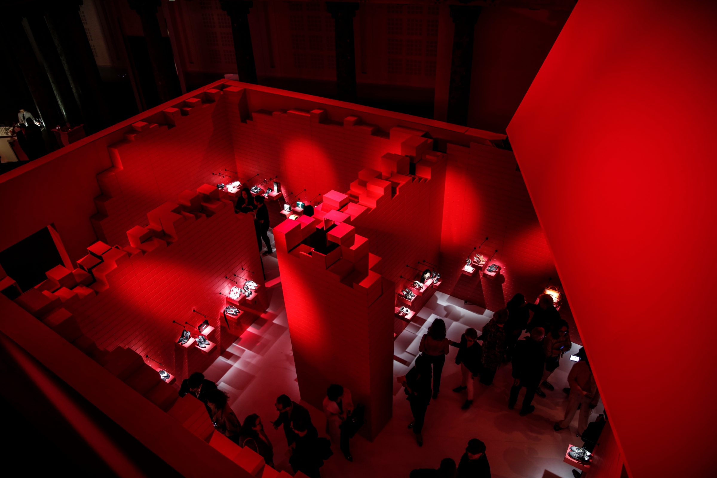 03_OBO_ROGER_VIVIER_PRESENTATION_SCENOGRAPHY_LUXURY_LAUNCH_EXPERIENCE