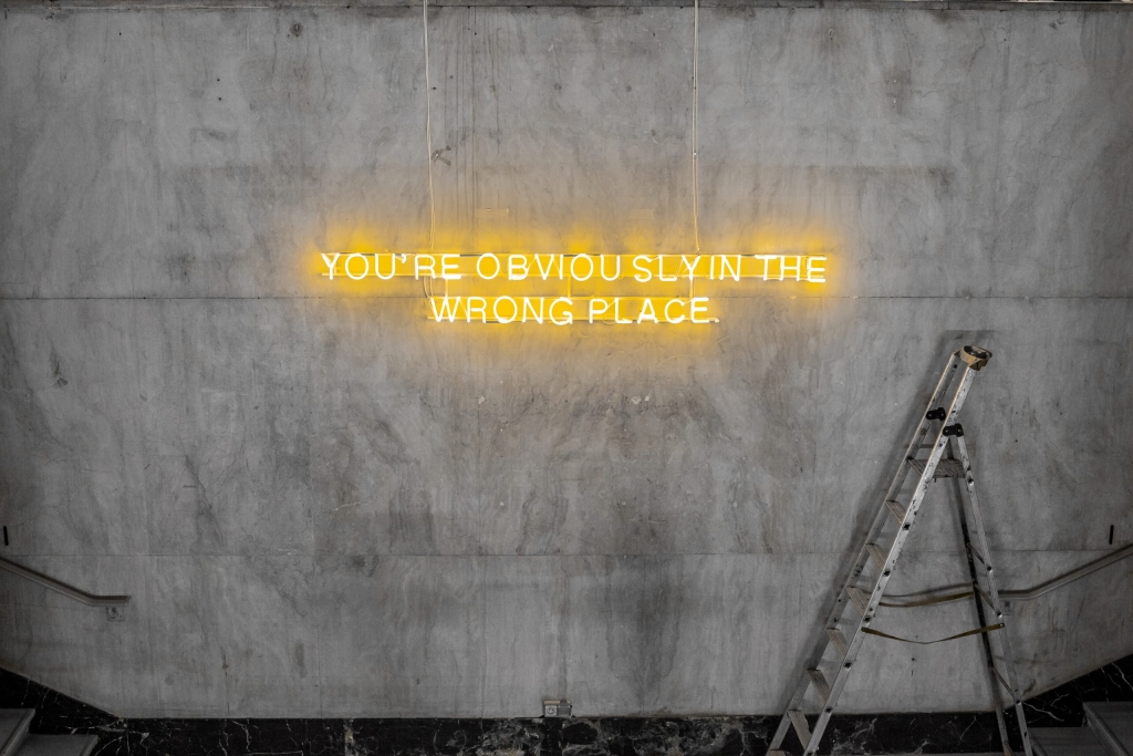 04_OBO_OFFWHITE_FASHION_SHOW_DEFILE_MODE_LUXURY_SCENOGRAPHY