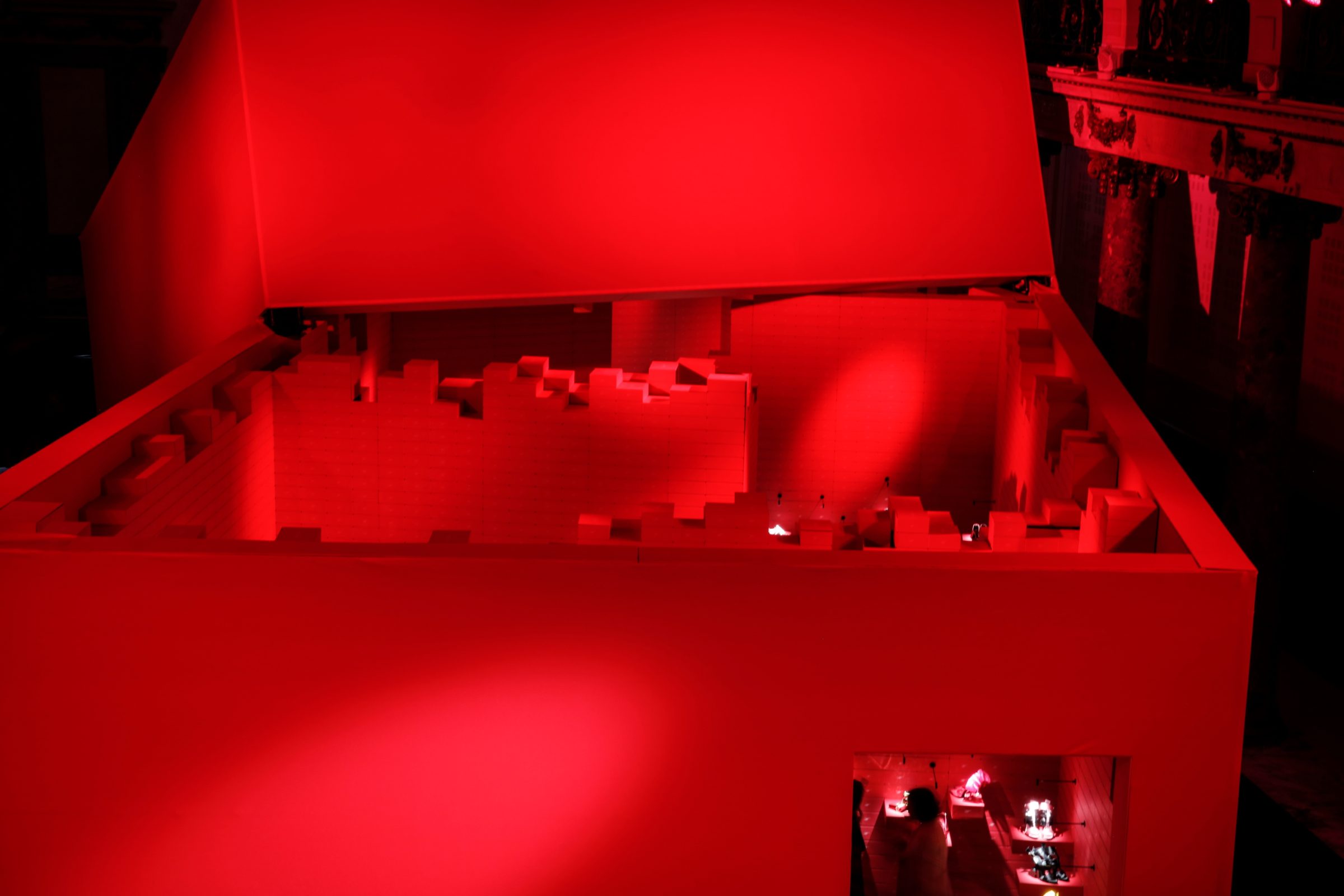 04_OBO_ROGER_VIVIER_PRESENTATION_SCENOGRAPHY_LUXURY_LAUNCH_EXPERIENCE