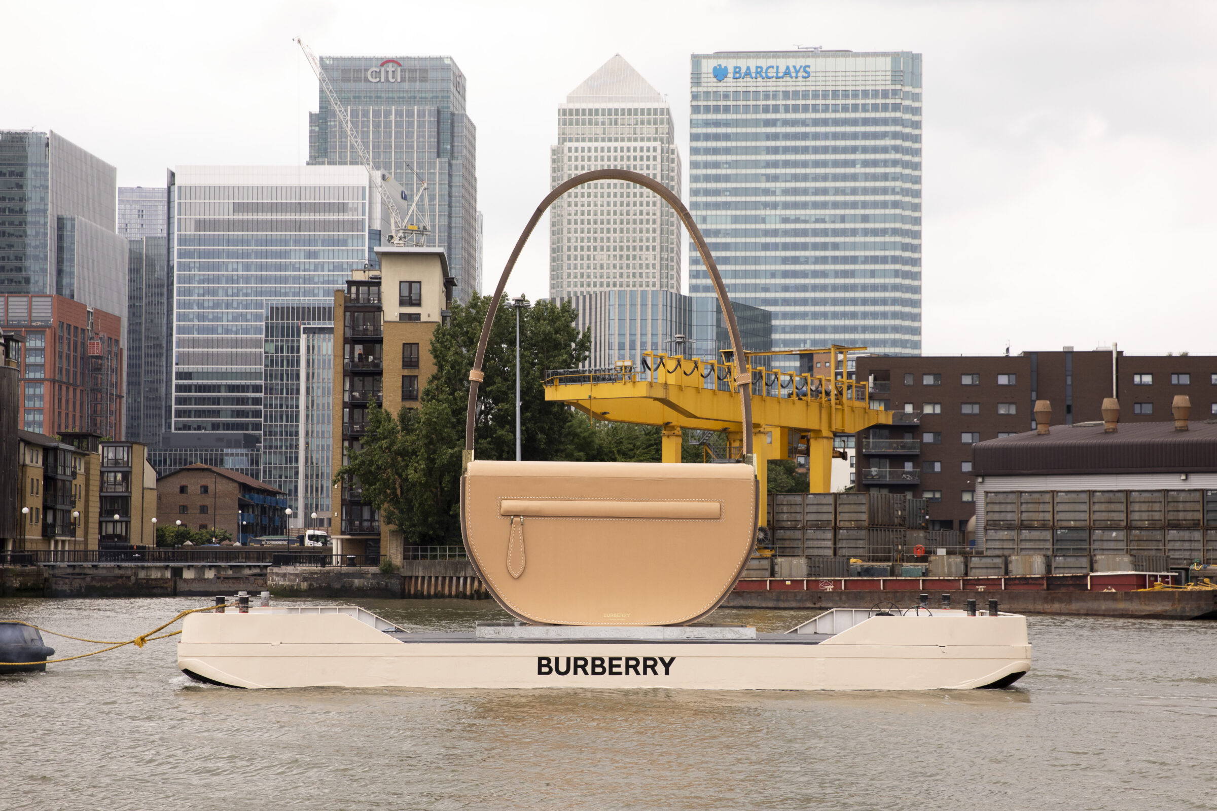 05_OBO_BURBERRY_OLYMPIA_FASHION_EXEPERIENCE_LUXURY_BAG