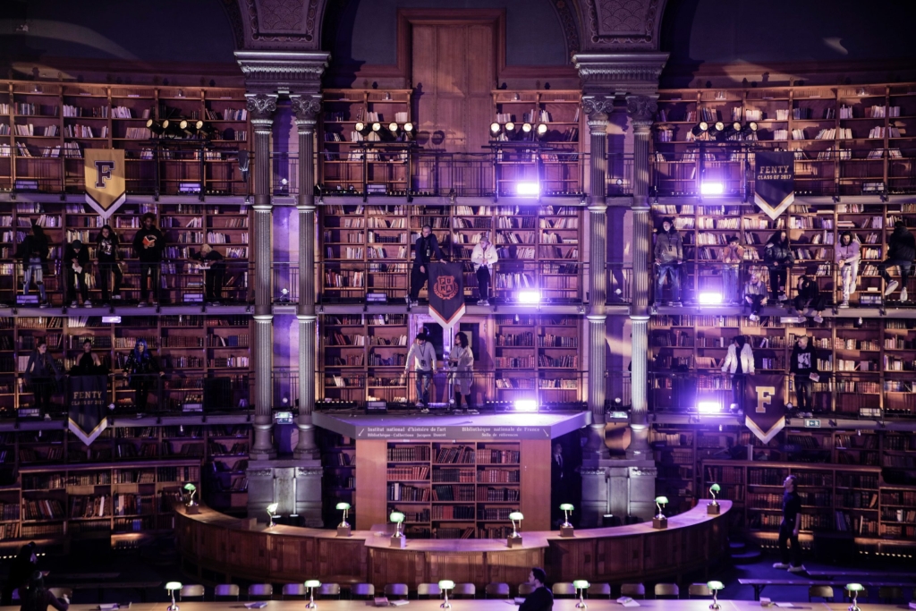 07-FENTY_PUMA_OBO_FASHION_SHOW_SCENOGRAPHY