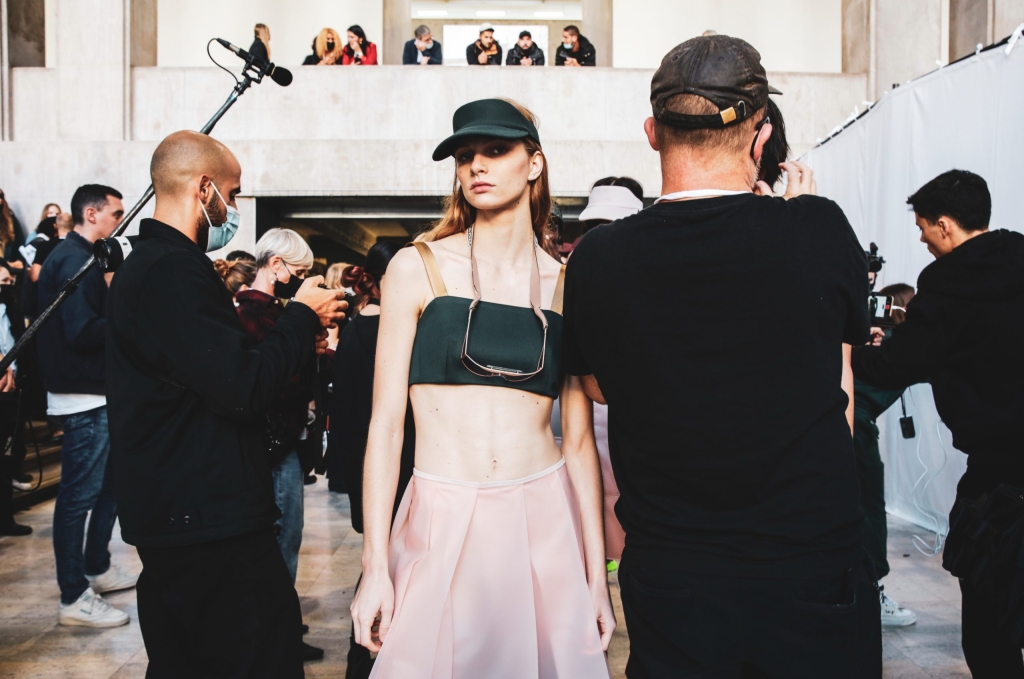 07_OBO_LACOSTE_RTW22_FASHION_SHOW_BACKSTAGE_MODEL_MATHIEU BAUMER_MG_1041