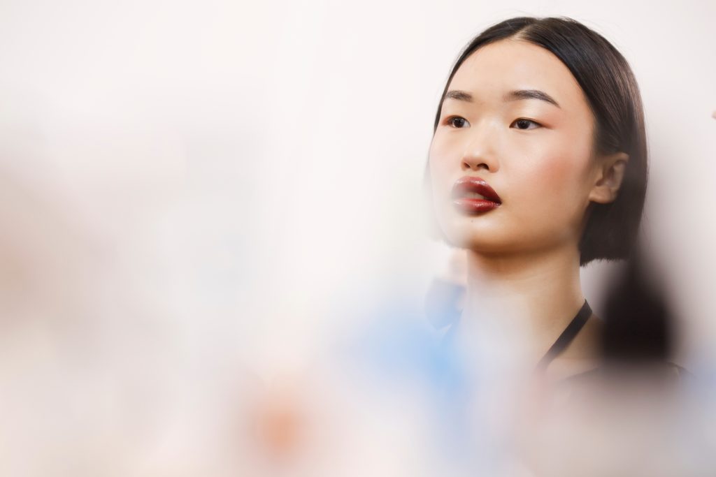 07_OBO_LOREAL_2021_SHOW_PARIS_TOUR_EIFFEL_BACKSTAGE_MODEL_MATHIEU BAUMER - _MG_8170