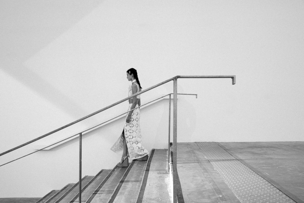 08_ELIE_SAAB_OBO_SS23_FASHION_SHOW_DEFILE_MODE_SCENOGRAPHY_MATHIEU_BAUMER