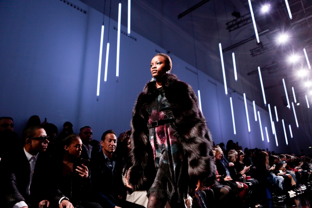 09-ELIE_SAAB_OBO_FW17_SCENOGRAPHY_FASHION_SHOW_MODE_KEA&DIDI