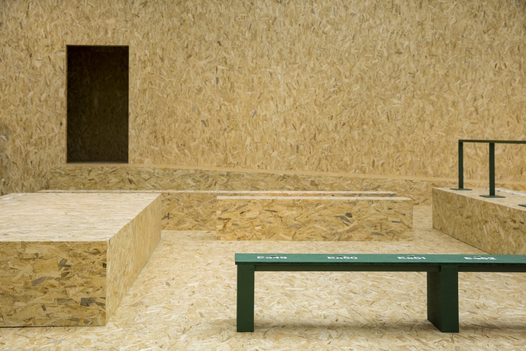 09_OBO_LACOSTE_SCENOGRAPHY_FW20_DEFILE_MODE_FASHION_SHOW_Stephane DeroussenT