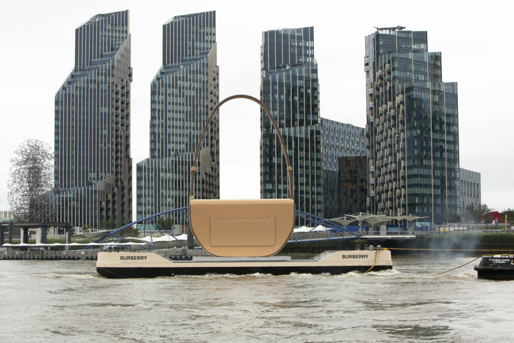 10_OBO_BURBERRY_OLYMPIA_FASHION_EXEPERIENCE_LUXURY_BAG