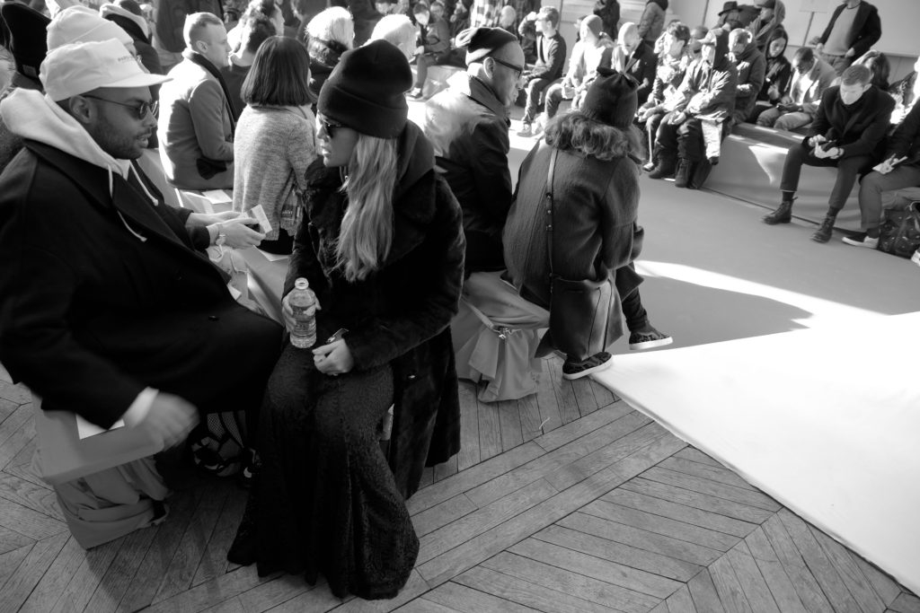 10_OBO_OFFWHITE_FASHION_SHOW_LUXURY_DEFILE_MODE