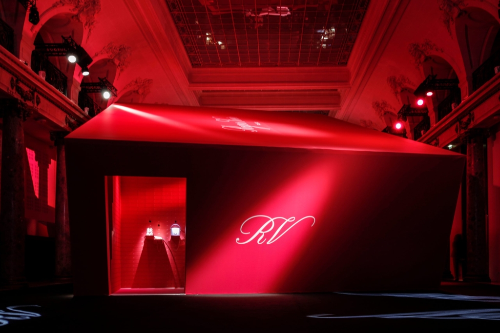 10_OBO_ROGER_VIVIER_PRESENTATION_SCENOGRAPHY_LUXURY_LAUNCH_EXPERIENCE