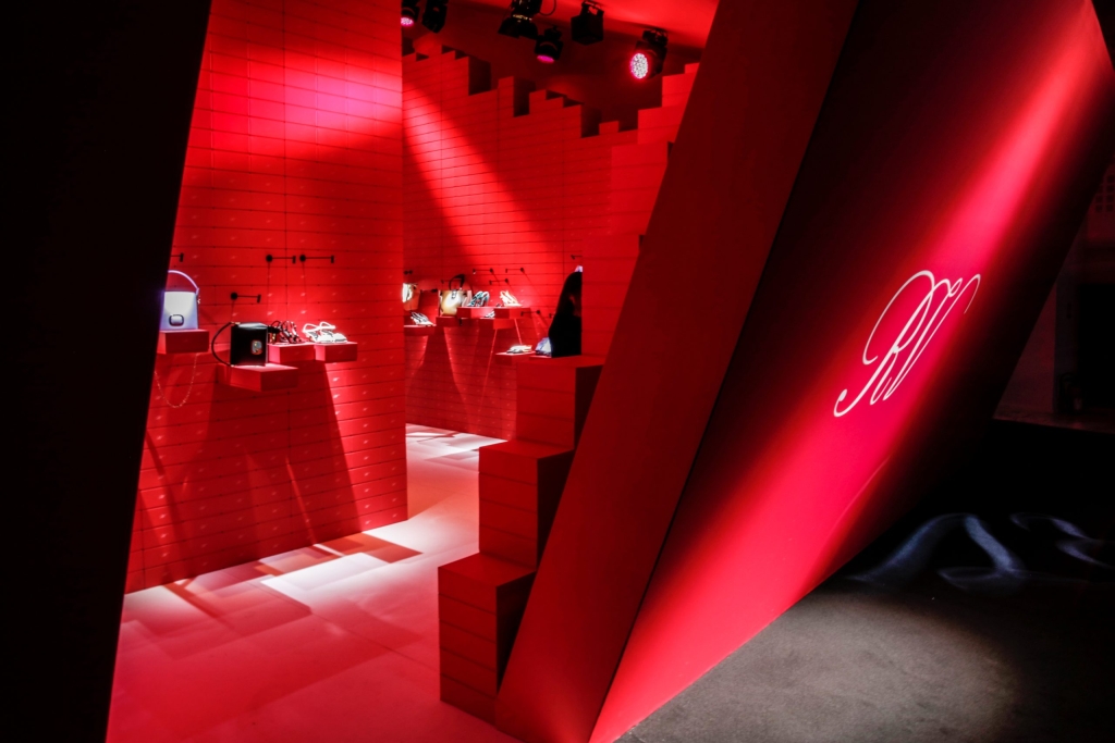 11_OBO_ROGER_VIVIER_PRESENTATION_SCENOGRAPHY_LUXURY_LAUNCH_EXPERIENCE