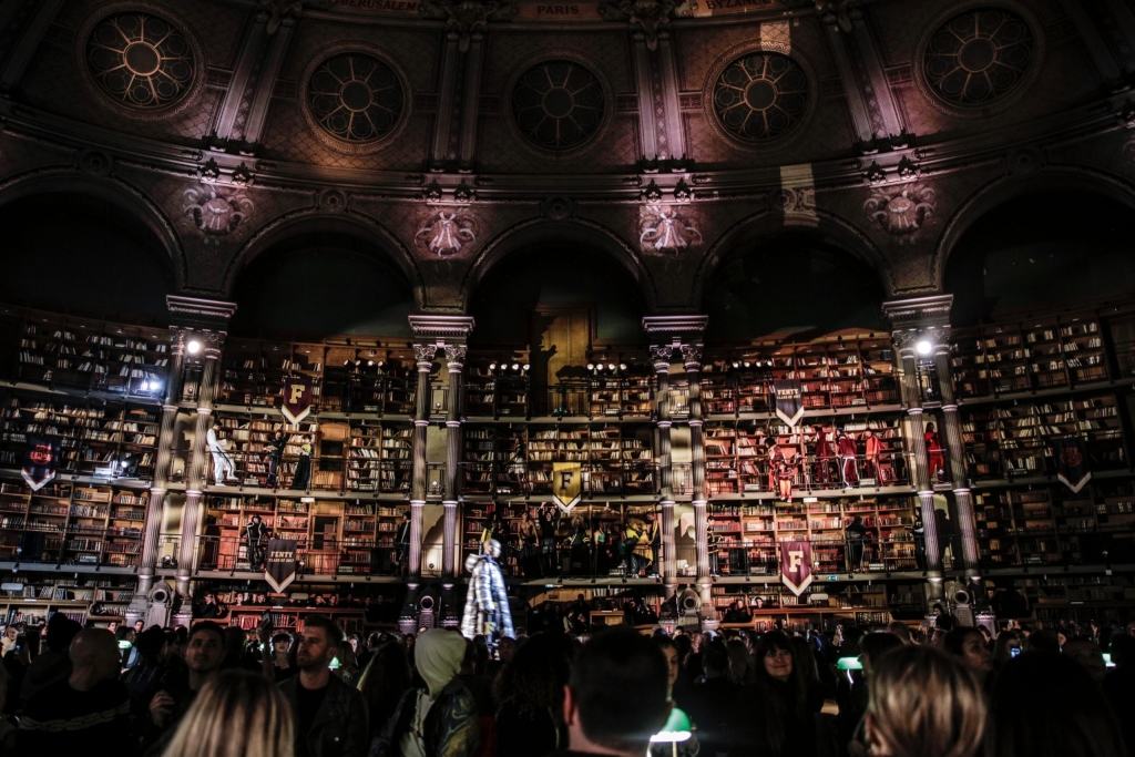 12-FENTY_PUMA_OBO_FASHION_SHOW_SCENOGRAPHY