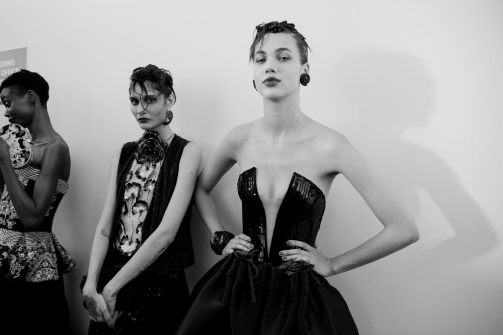 12_OBO_ARMANI_FASHION_MODEL_SHOW_BACKSTAGE_DEFILE_MODE_LUXURY
