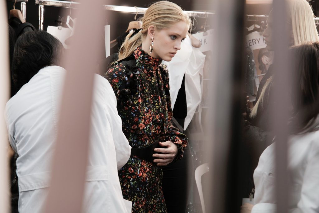 13-ELIE_SAAB_OBO_FW18_BACKSTAGE_MODEL_FASHION_SHOW