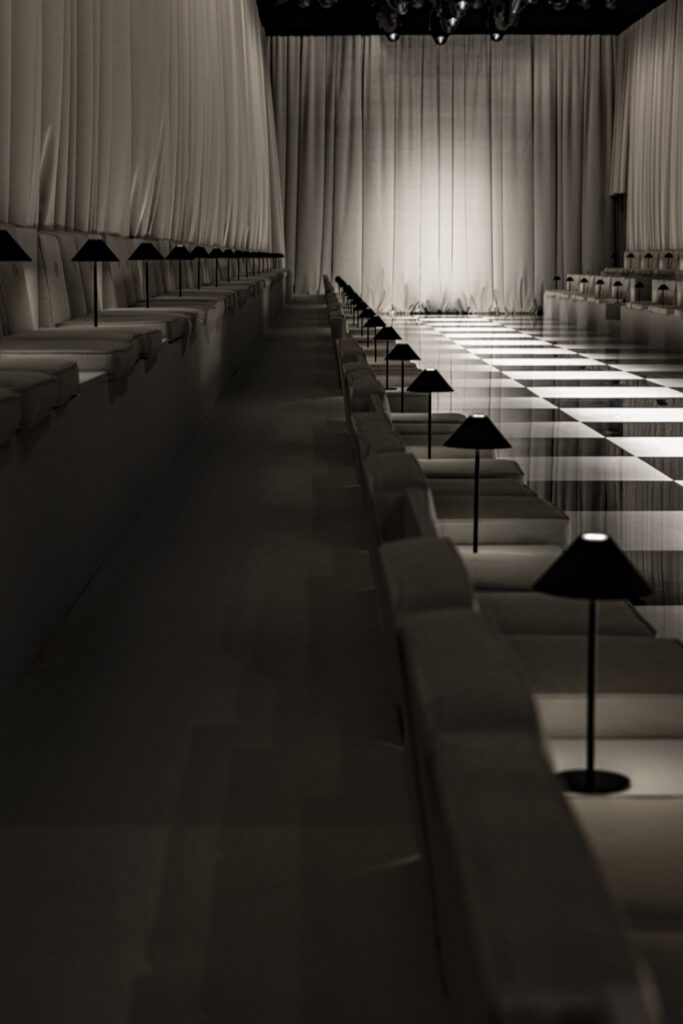 13_OBO_ARMANI_FASHION_MODEL_SHOW_RUNWAY_DEFILE_MODE_LUXURY_STEPHANE DEROUSSENT_jpg