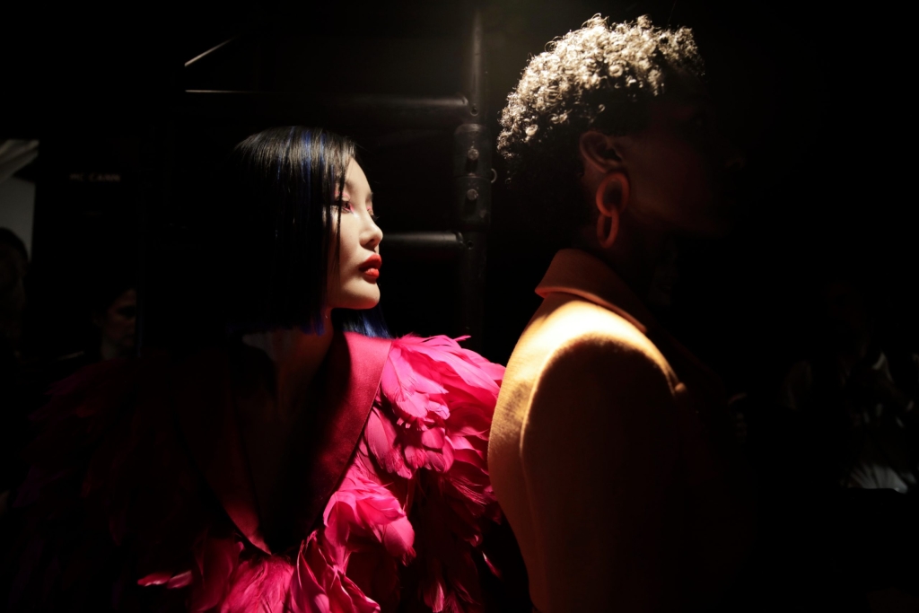 13_OBO_loreal_show_scenography_paris_model_bacstage_mathieu_baumer