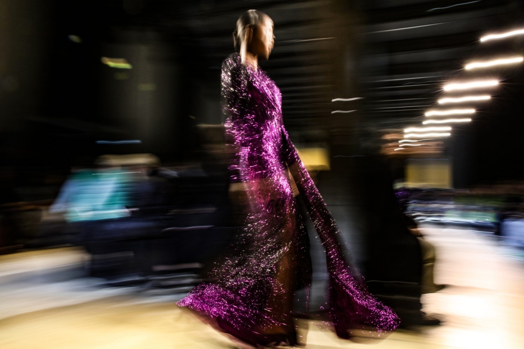 14-ELIE_SAAB_OBO_FW24_backstage_FASHION_SHOW_DEFILE_MODE_MATHIEU BAUMER