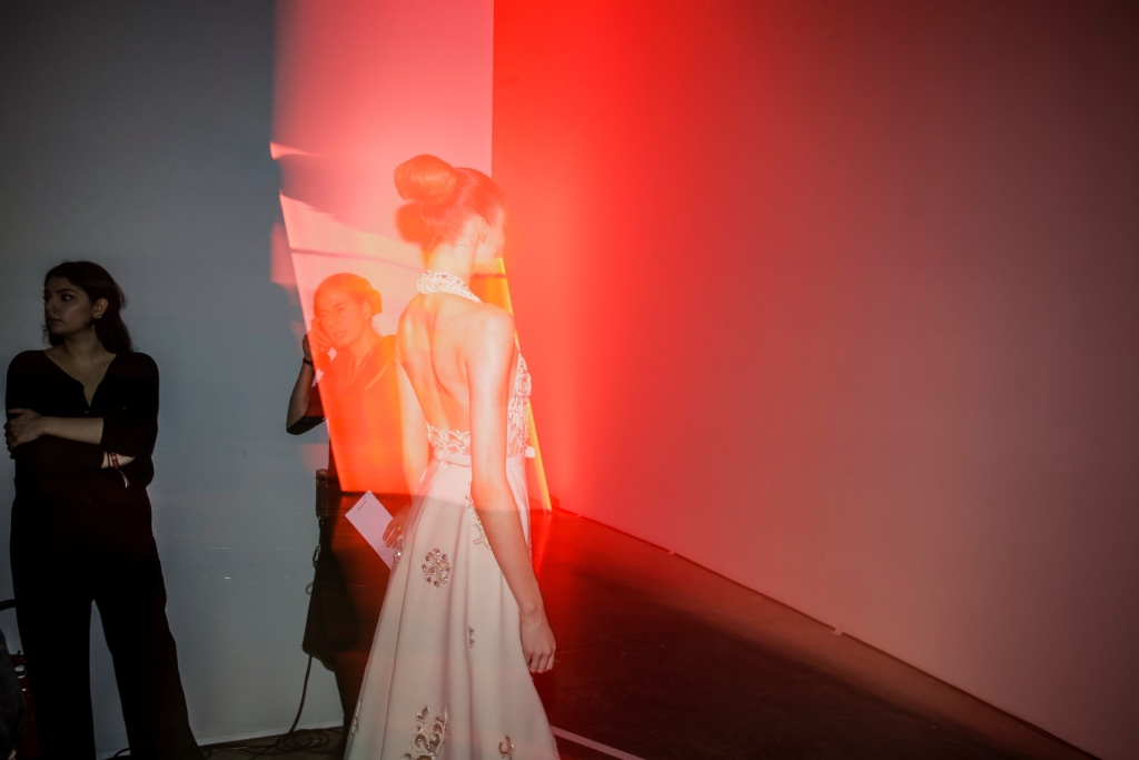 14_ELIE_SAAB_OBO_SS24_FASHION_SHOW_DEFILE_MODE_BACKSTAGE_MATHIEU_BAUMER