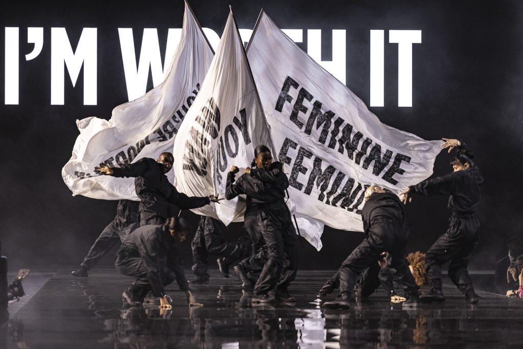 14_OBO_loreal_show_scenography_paris_model_bacstage_mathieu_baumer