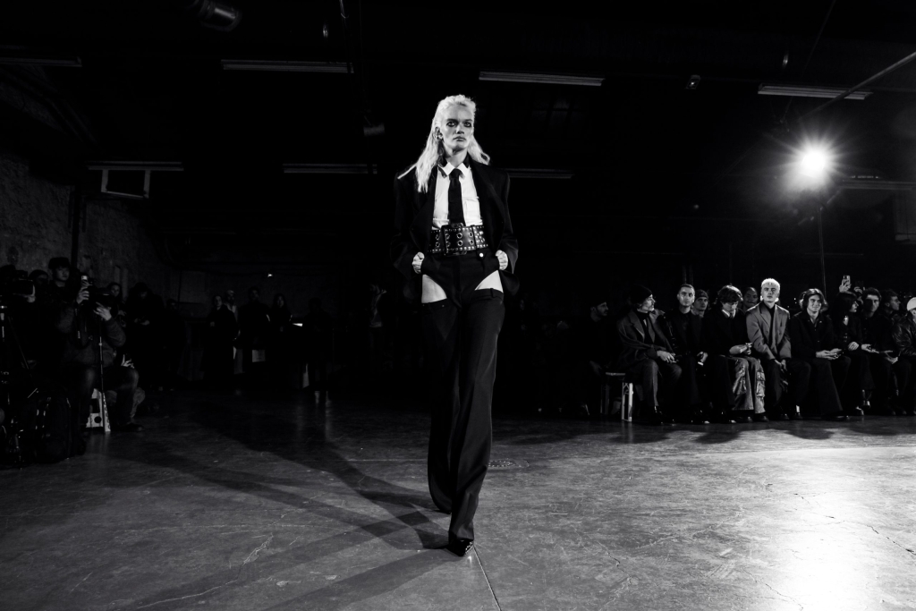 15-OBO_EGONLAB_FW23_DEFILE_MODE_FASHION_SHOW_MODEL_BACKSTAGE- MATHIEU BAUMER