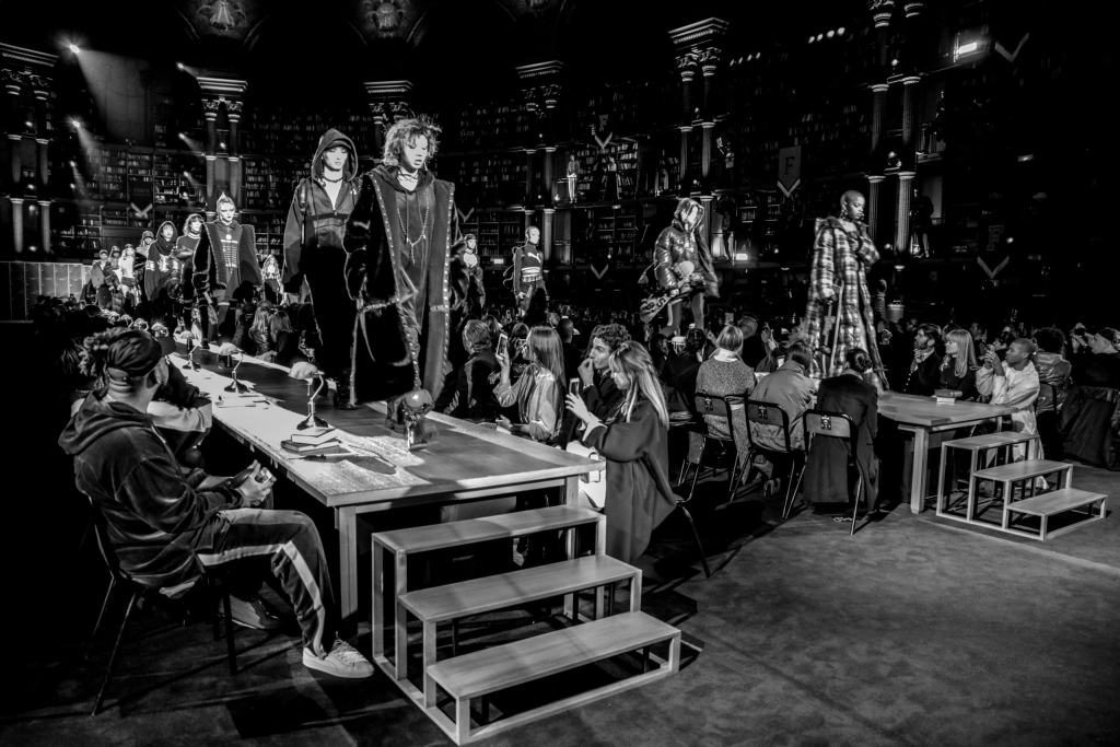 16-FENTY_PUMA_OBO_FASHION_SHOW_SCENOGRAPHY