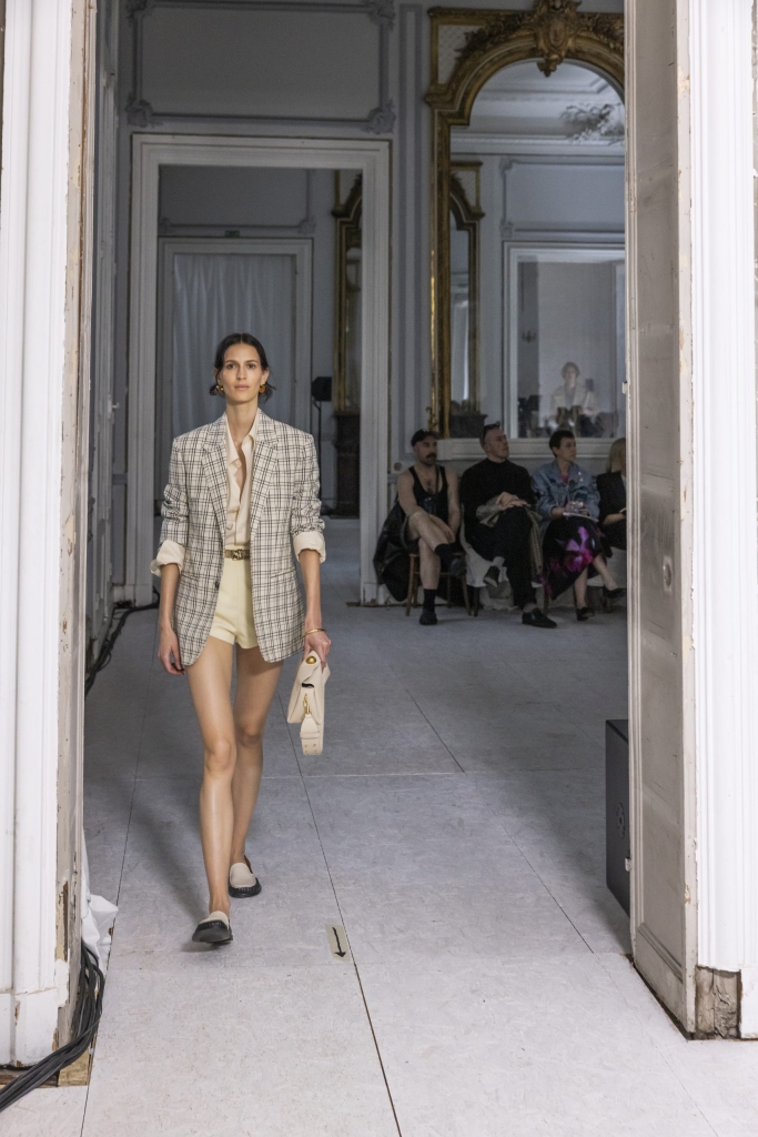 16_OBO_AMI_DEFILE_MODE_FASHION_SHOW_MODEL_LUXURY