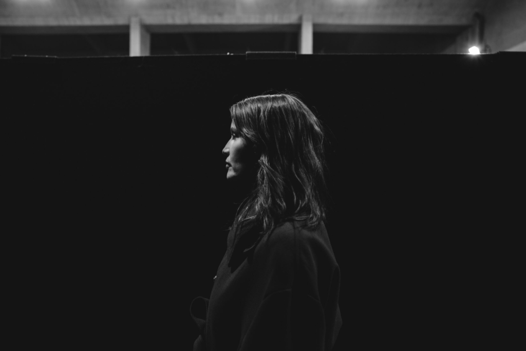 17_OBO_AMI_RTWFW24_BACKSTAGE_DEFILE_MODE_FASHION_SHOW_LUXURY_MATHIEU_BAUMER.