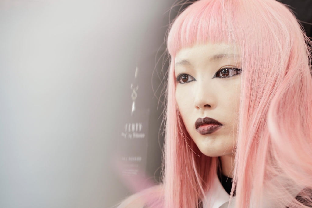 18-FENTY_PUMA_OBO_FASHION_SHOW_BACKSTAGE_MODEL