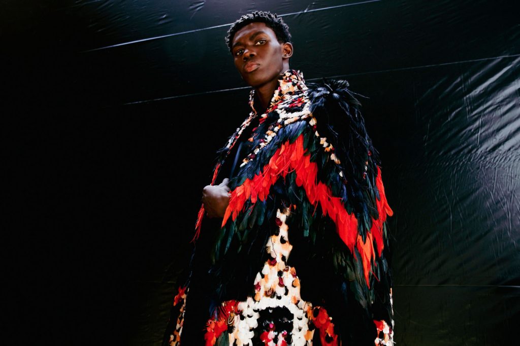 18_ELIE_SAAB_OBO_HCAW22_FASHION_SHOW_DEFILE-MODE_SCENOGRAPHY_MATHIEU BAUMER -9324