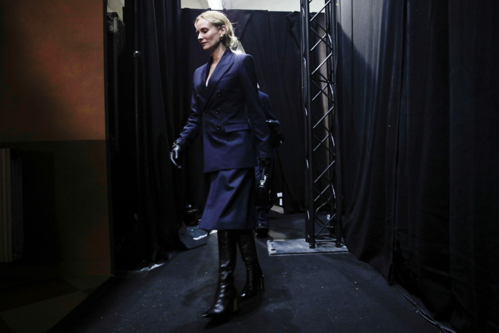 18_OBO_AMI_RTWFW24_BACKSTAGE_DEFILE_MODE_FASHION_SHOW_LUXURY_MATHIEU_BAUMER.