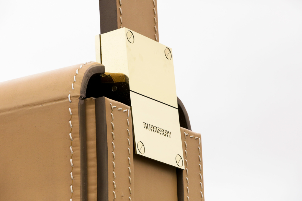 19_OBO_BURBERRY_OLYMPIA_FASHION_EXEPERIENCE_LUXURY_BAG