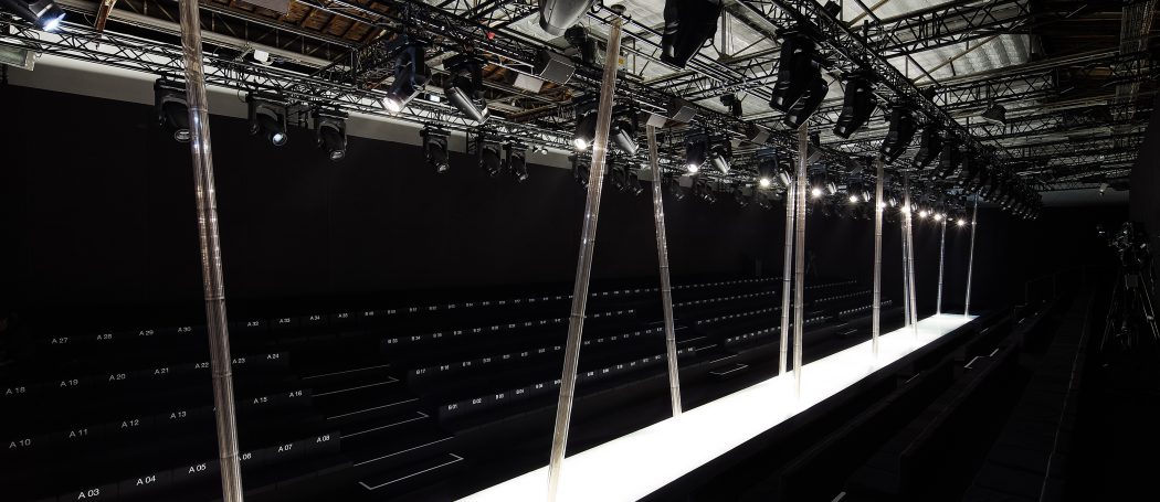 1_OBO_ARMANI_DEFILE_MODE_FASHION_SHOW_SCENOGRAPHY_LUXURY