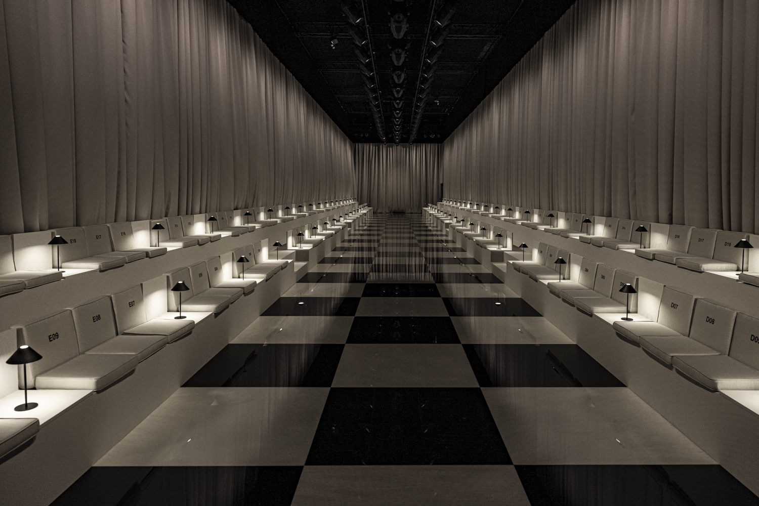 1_OBO_ARMANI_FASHION_SHOW_RUNWAY_DEFILE_MODE_LUXURY_Stephane Deroussent_H.C. fw2023-4774