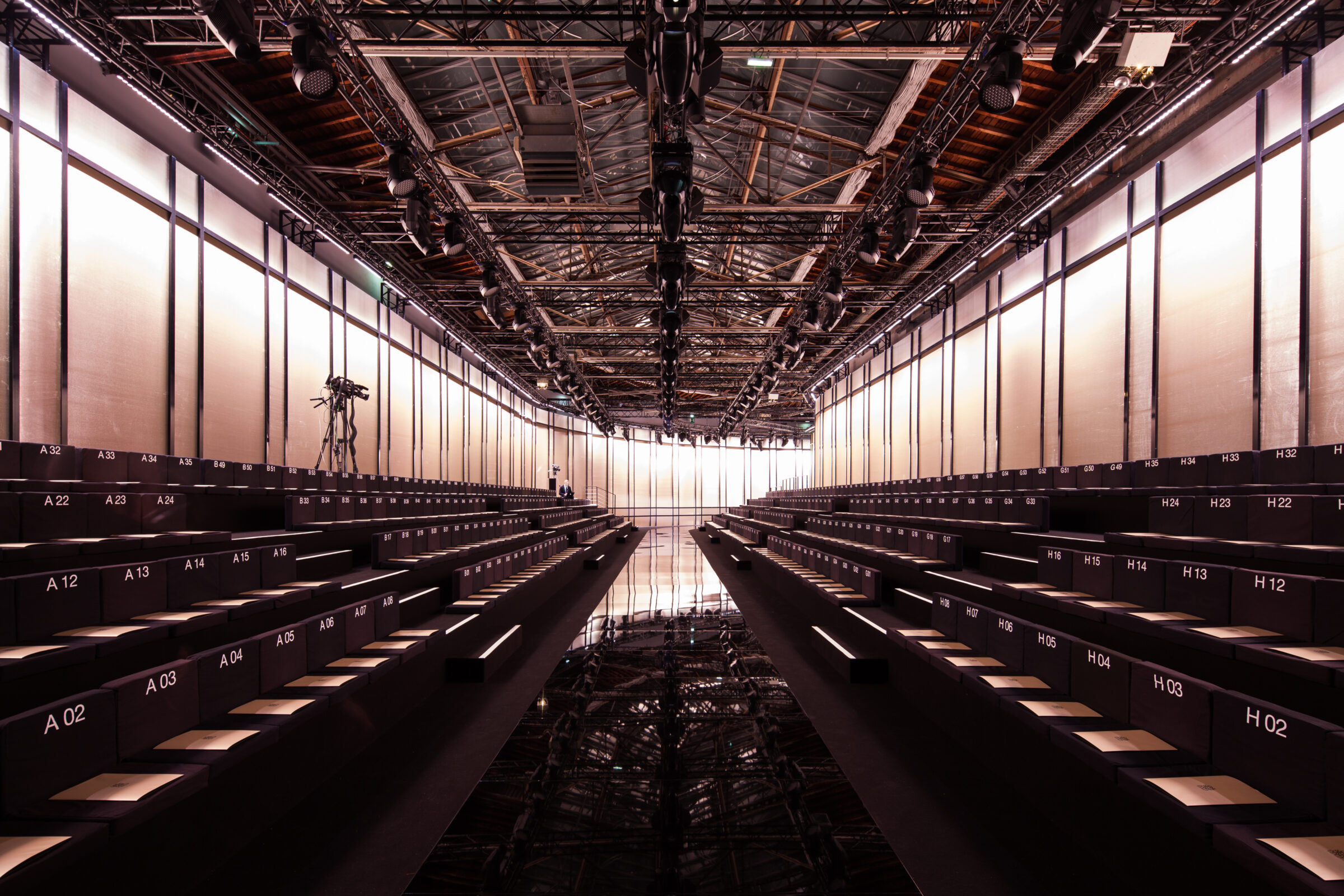 1_OBO_ARMANI_HCSS14_SCENOGRAPHY_DEFILE_MODE_FASHION_SHOW_LUXURY