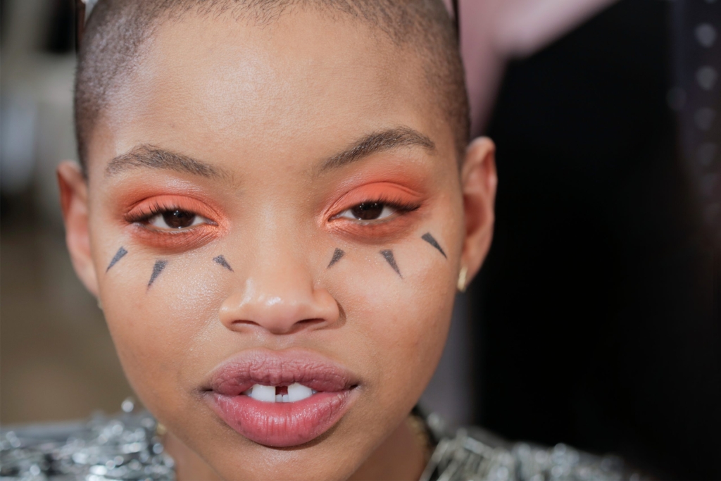 20-FENTY_PUMA_OBO_FASHION_SHOW_BACKSTAGE_MODEL