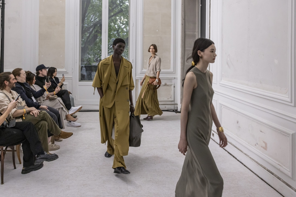 23_OBO_AMI_DEFILE_MODE_FASHION_SHOW_MODEL_LUXURY