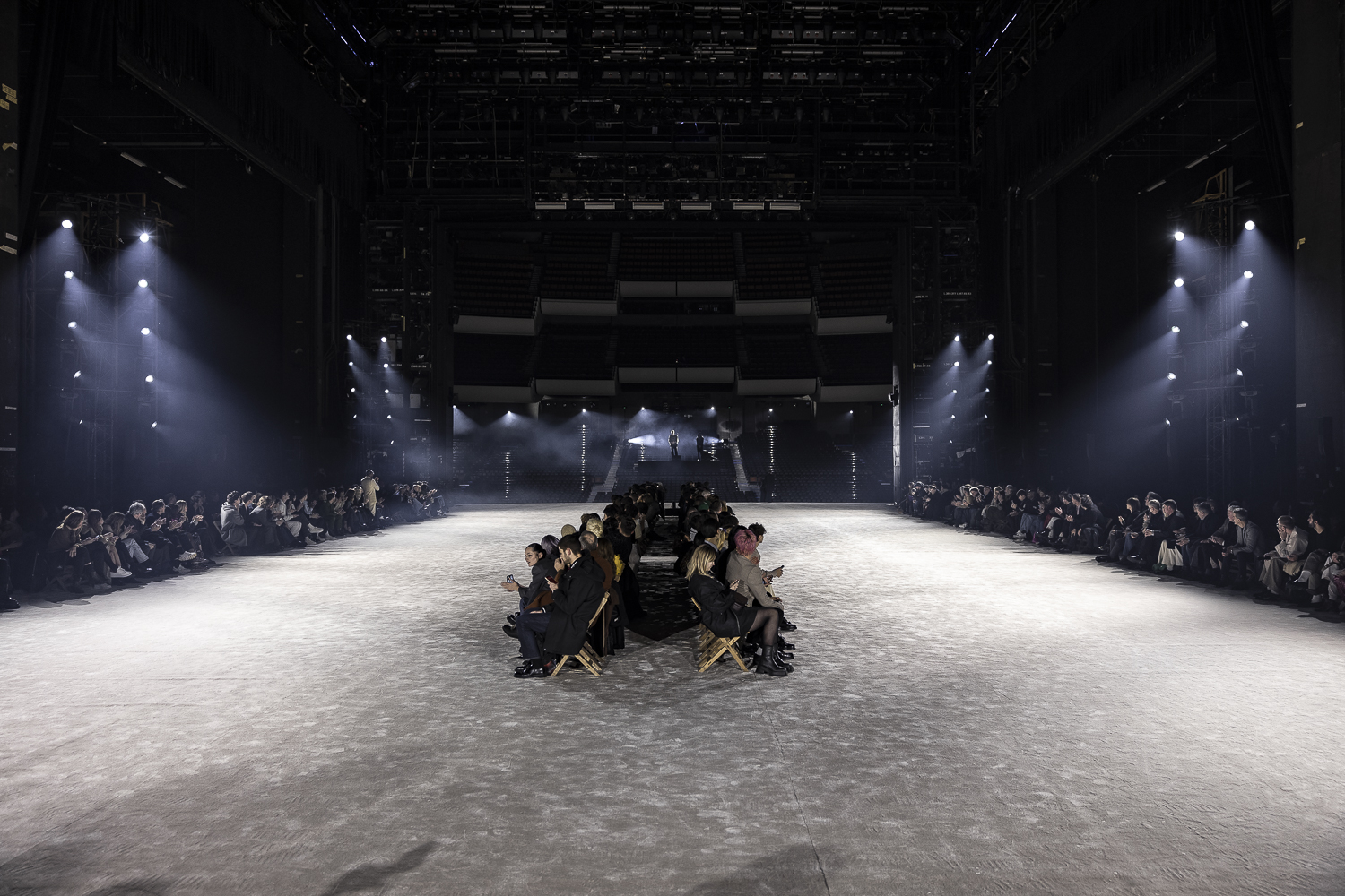 3_OBO_AMI_FW23_DEFILE_MODE_FASHIO_SHOW_LUXE_LUXURY_Stephane Deroussent AMI_FW2023-4530