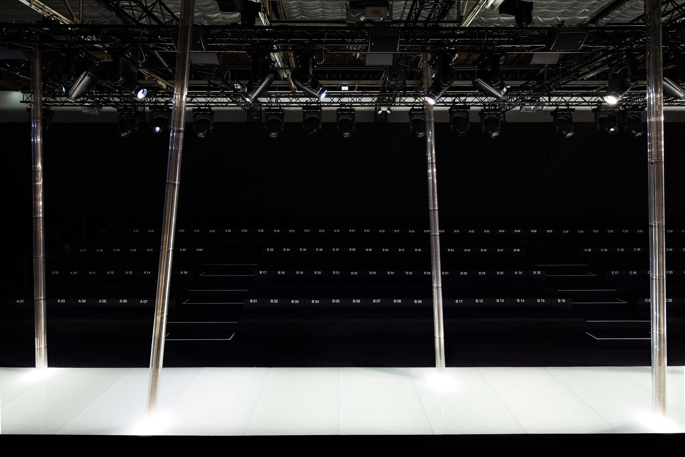 3_OBO_ARMANI_DEFILE_MODE_FASHION_SHOW_SCENOGRAPHY_LUXURY