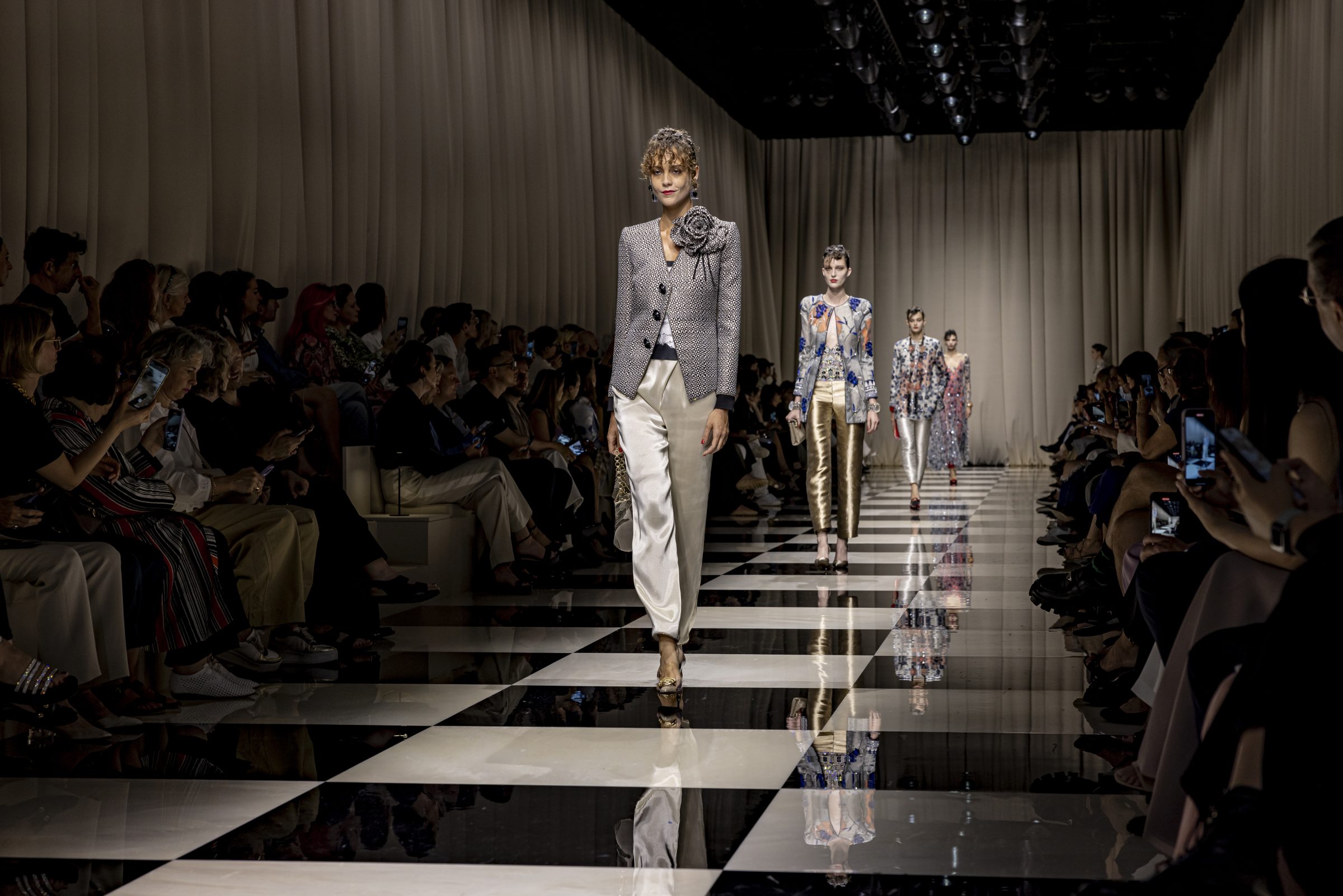 4_OBO_ARMANI_FASHION_SHOW_model_RUNWAY_DEFILE_MODE_LUXURY_Stephane Deroussent_H.C. fw2023-4774