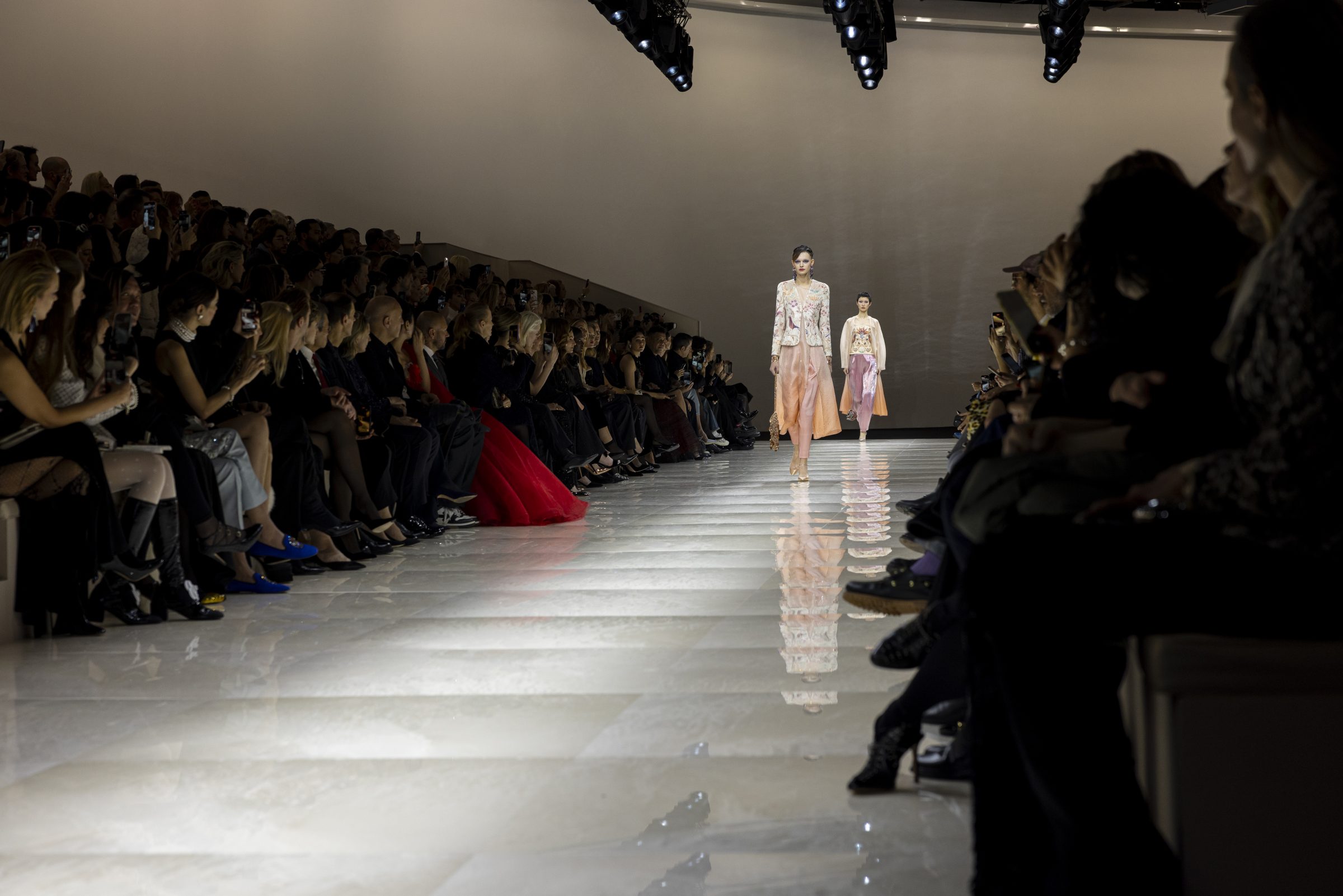 4_OBO_ARMANI_PRIVE_SS24_STEPHANE DEROUSSENT_SCENOGRPAHY_model_RUNWAY_FASHION_SHOW