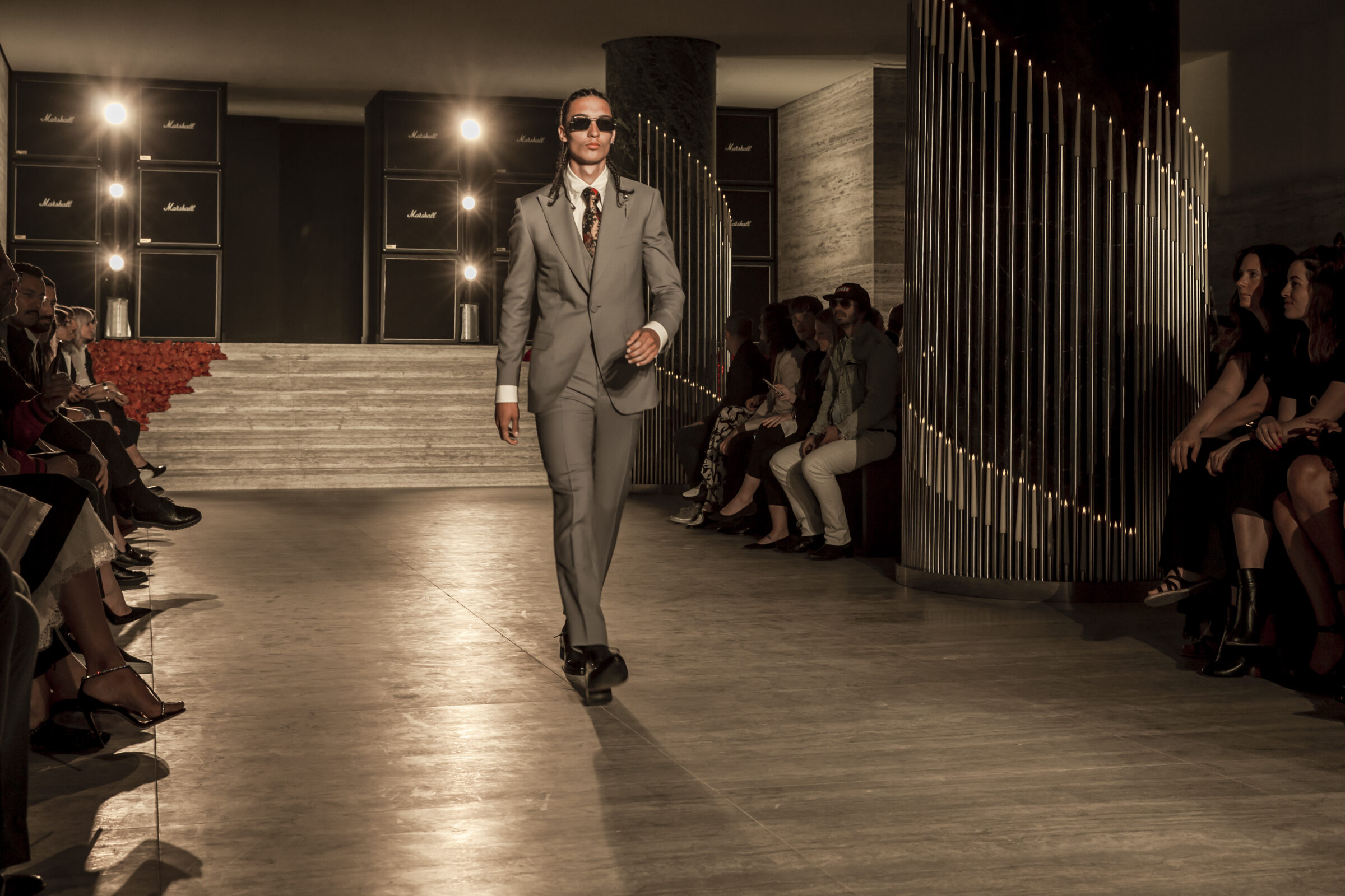 5_OBO_BRIONI_RUNWAY_DEFILE_MODE_FASHION_SHOW_LUXURY_SCENOGRAPHY