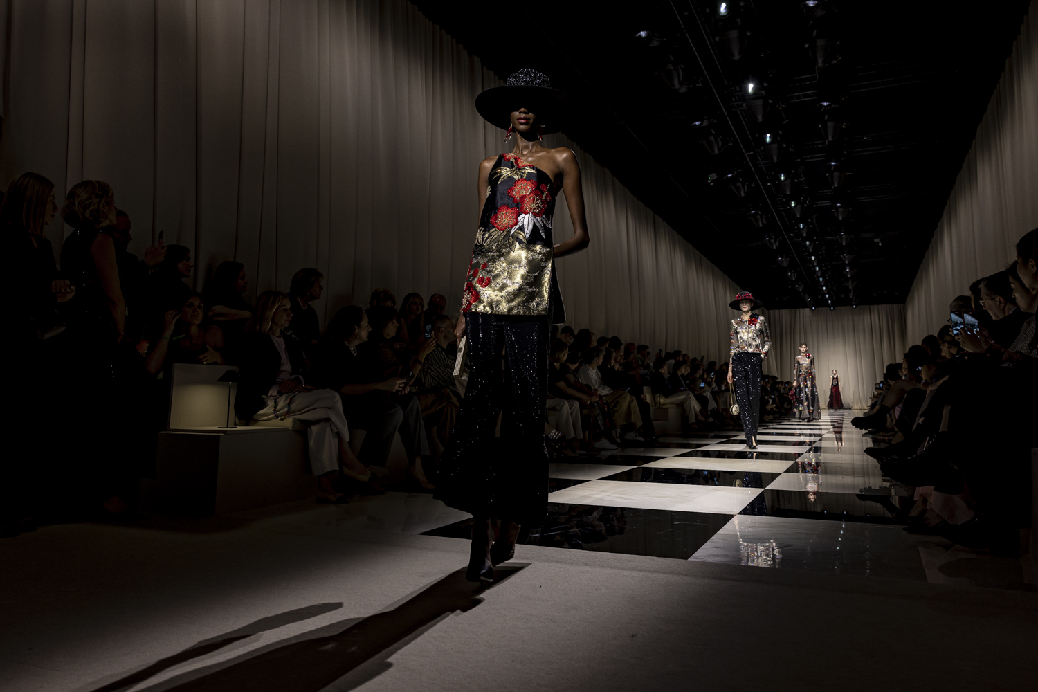 6_OBO_ARMANI_FASHION_SHOW_RUNWAY_DEFILE_MODE_LUXURY_Stephane Deroussent_H.C. fw2023-4774