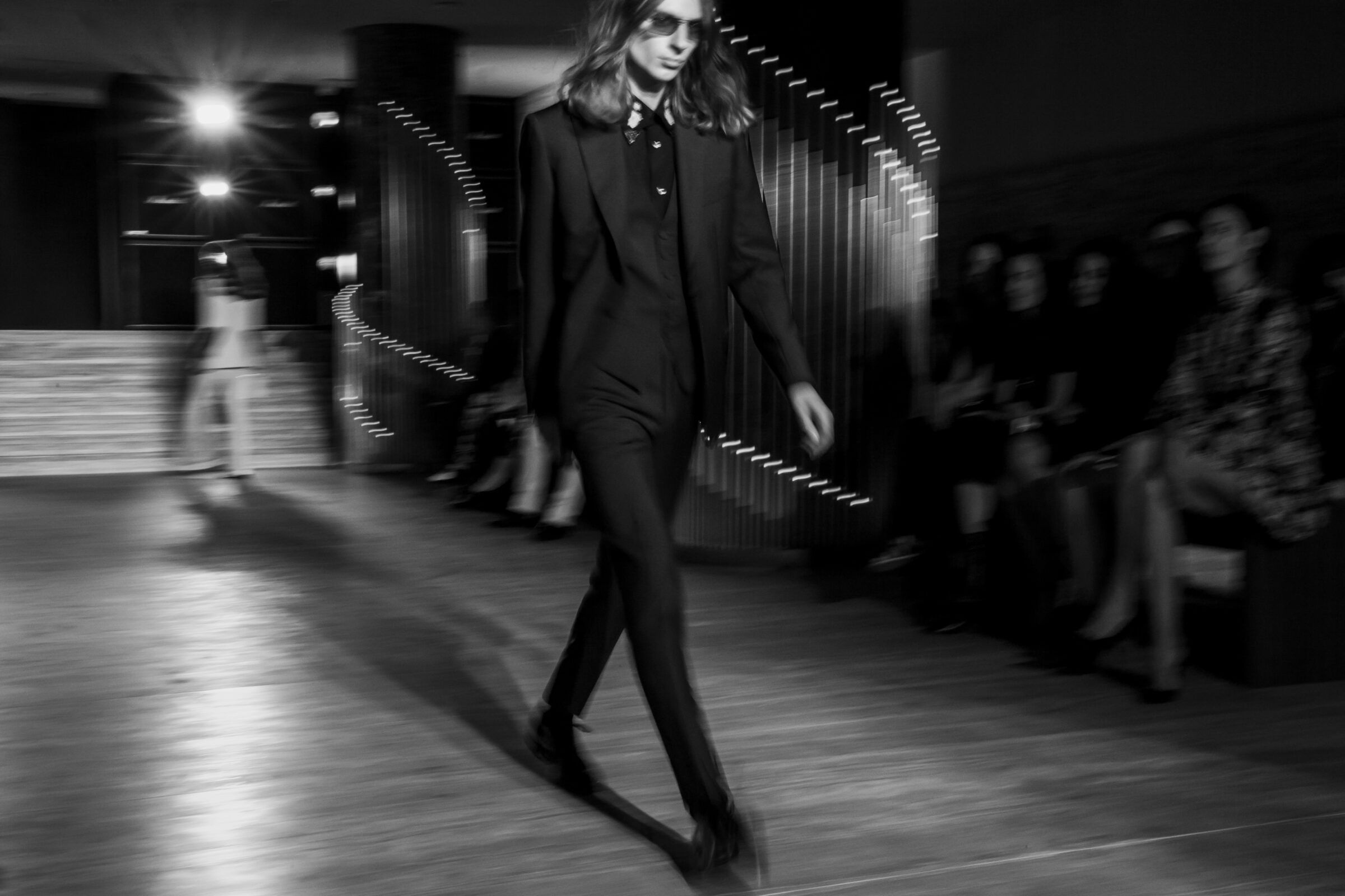 6_OBO_BRIONI_RUNWAY_DEFILE_MODE_FASHION_SHOW_LUXURY_SCENOGRAPHY