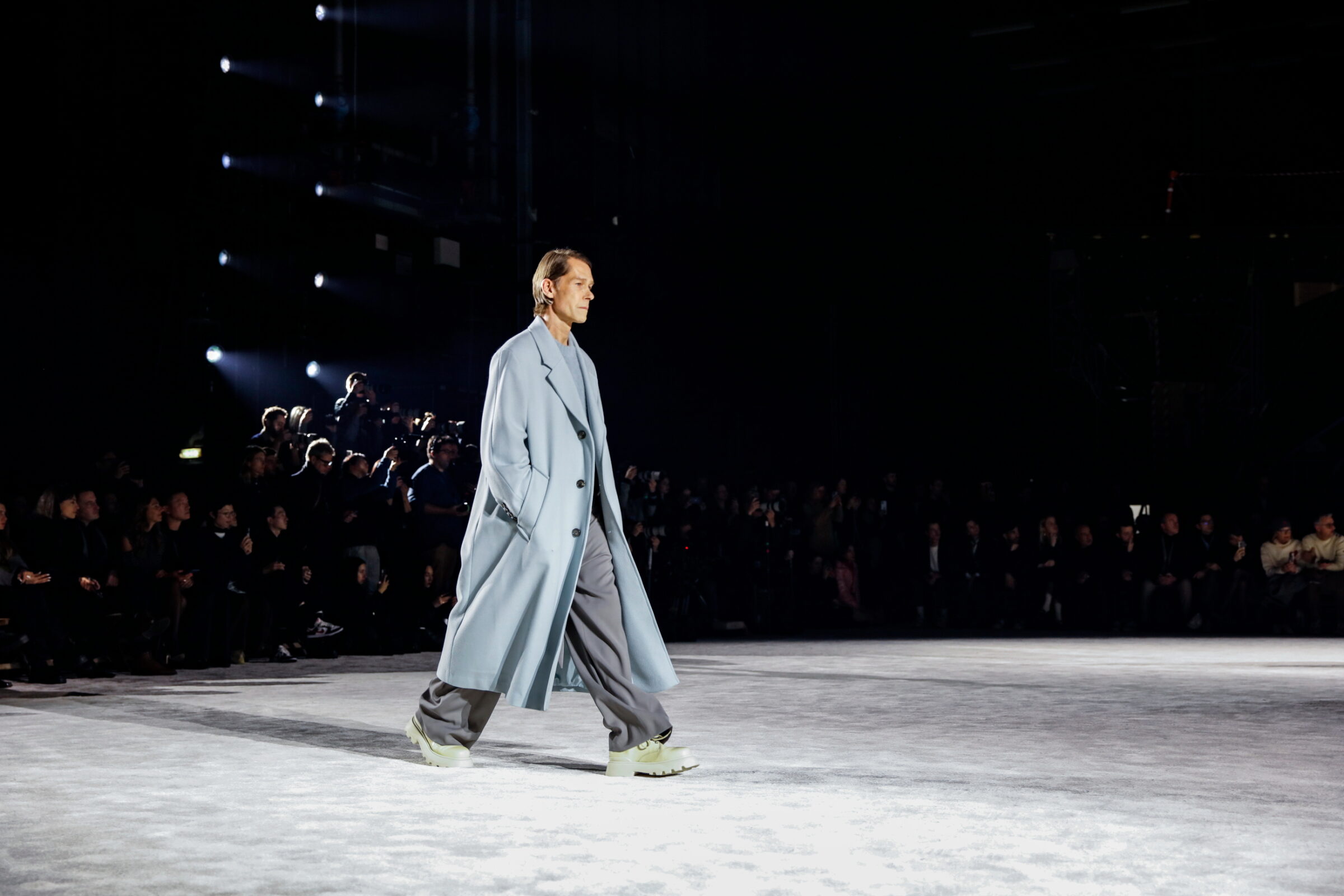 7_OBO_AMI_FW23_DEFILE_MODE_FASHIO_SHOW_LUXE_LUXURY_Stephane Deroussent AMI_FW2023-4530