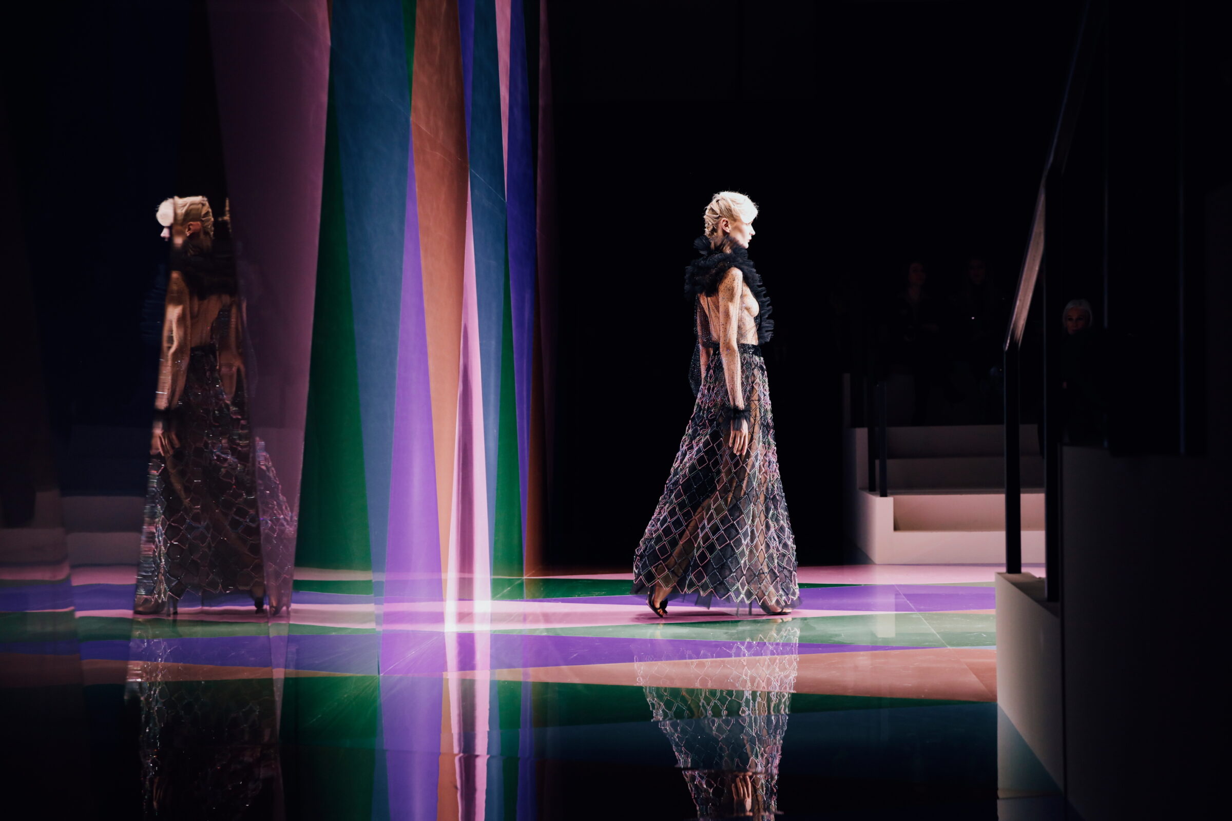 7_OBO_ARMANI_SS23_RUNWAY_SCENOGRAPHY_FASHION_SHOW_MATHIEU_BAUMER .